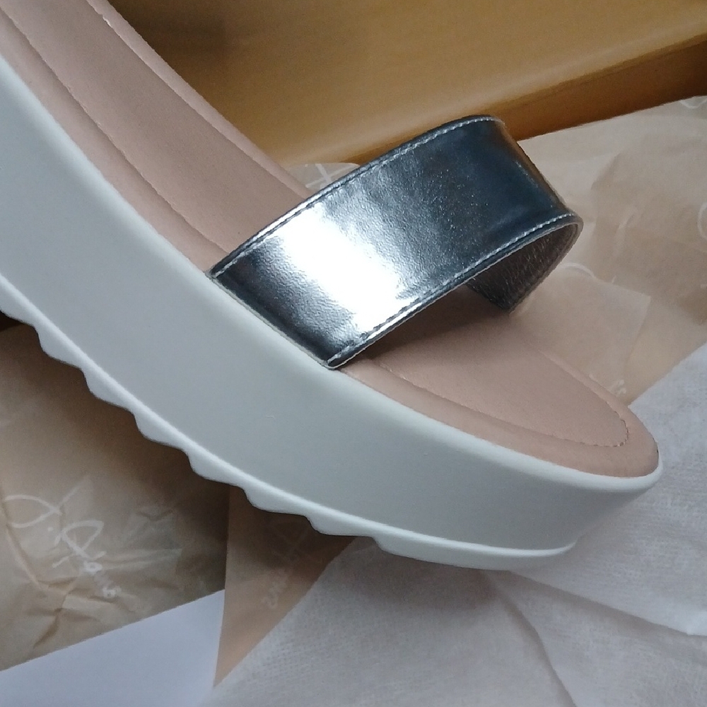 J ADAMS Silver Wedge Sandals - Picture 6 of 9
